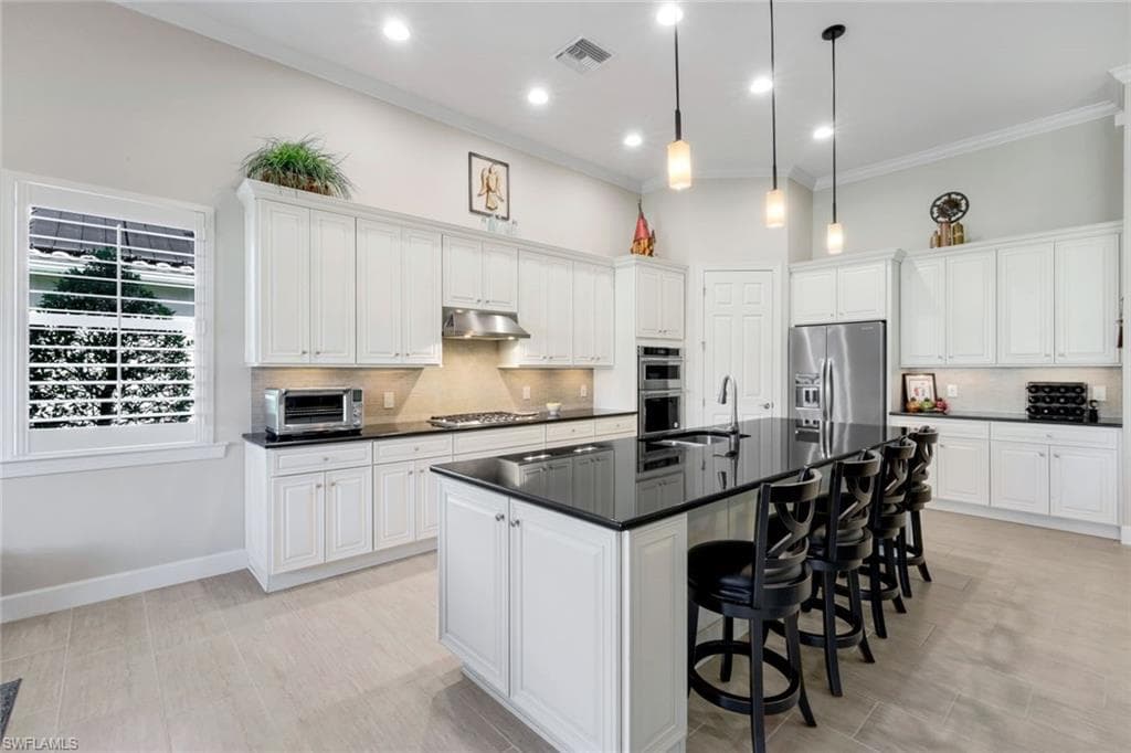 9302 Quarry Dr, Naples, FL 34120-13