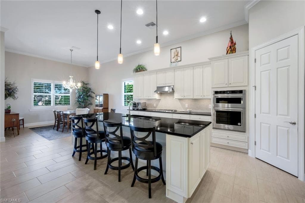 9302 Quarry Dr, Naples, FL 34120-14
