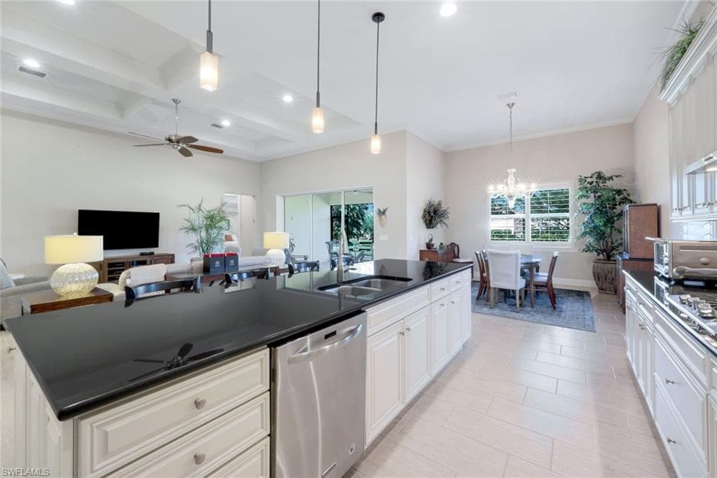 9302 Quarry Dr, Naples, FL 34120-16
