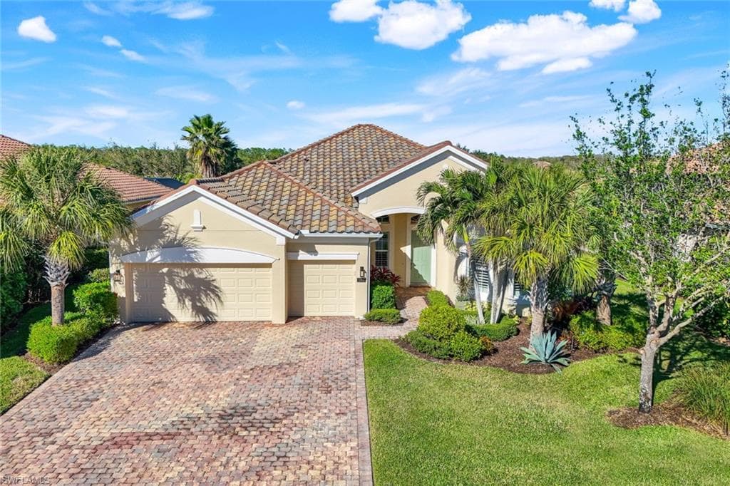 9302 Quarry Dr, Naples, FL 34120-1