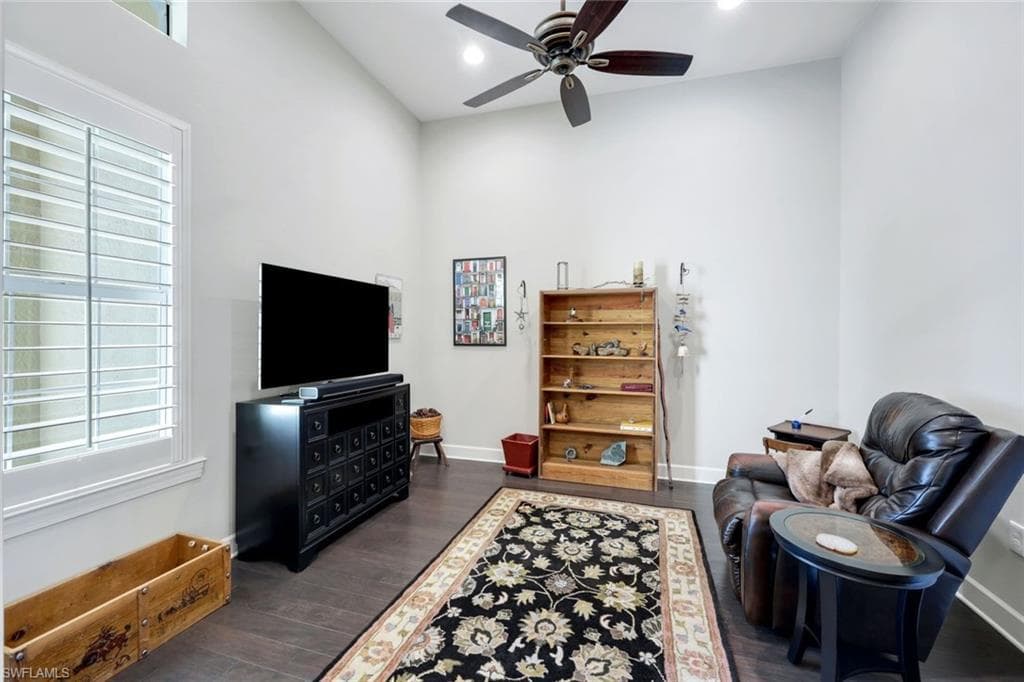 9302 Quarry Dr, Naples, FL 34120-28