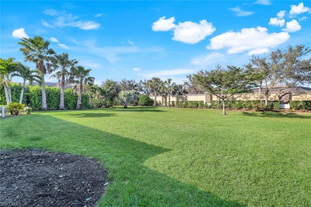 9302 Quarry Dr, Naples, FL 34120-31