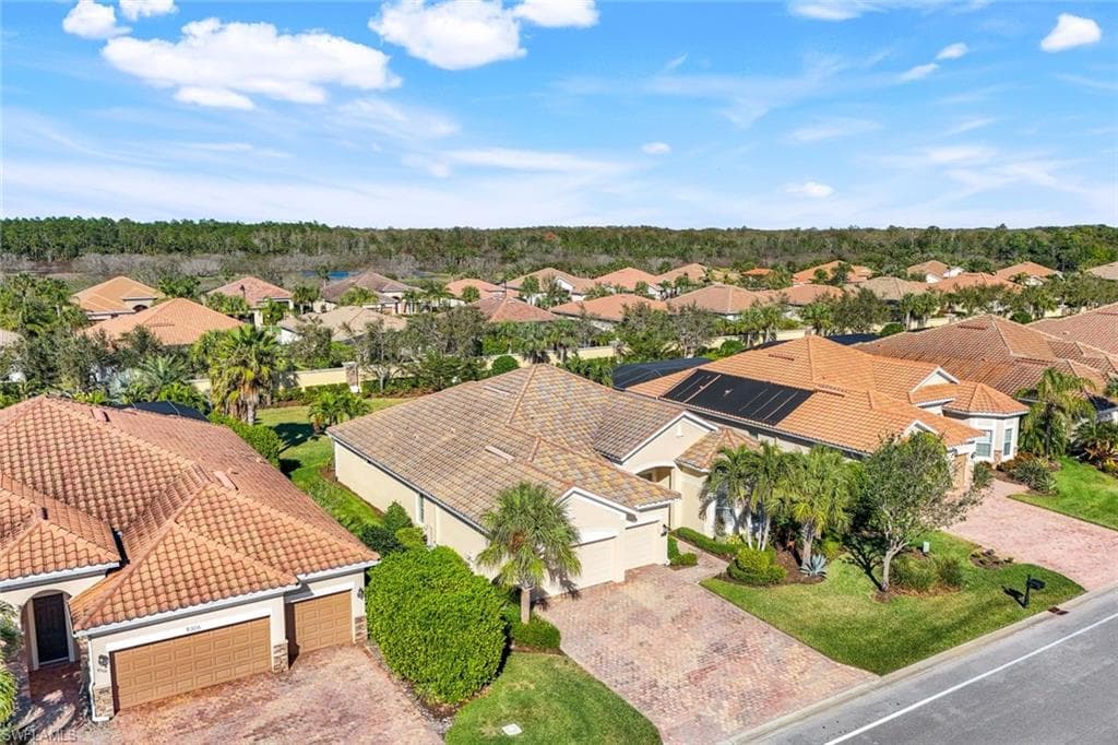 9302 Quarry Dr, Naples, FL 34120-36