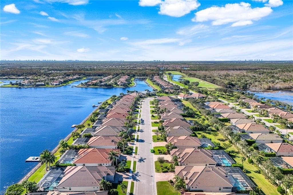 9302 Quarry Dr, Naples, FL 34120-7