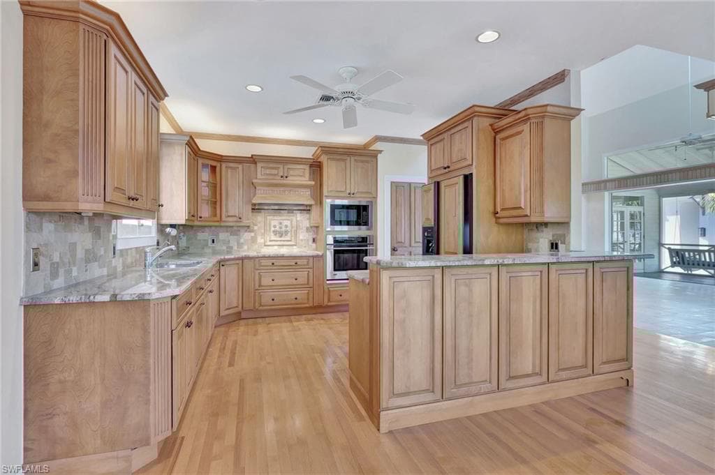 129 Egret Ave, Naples, FL 34108-11