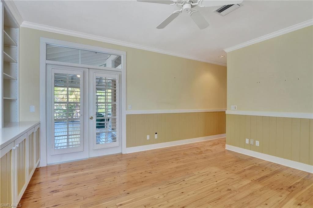 129 Egret Ave, Naples, FL 34108-19