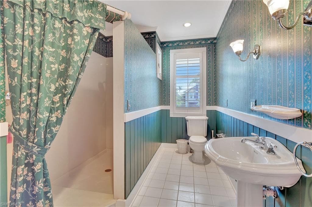 129 Egret Ave, Naples, FL 34108-20