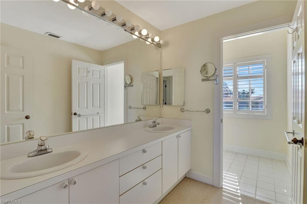 129 Egret Ave, Naples, FL 34108-24