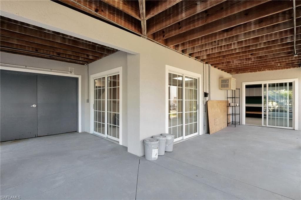 129 Egret Ave, Naples, FL 34108-38