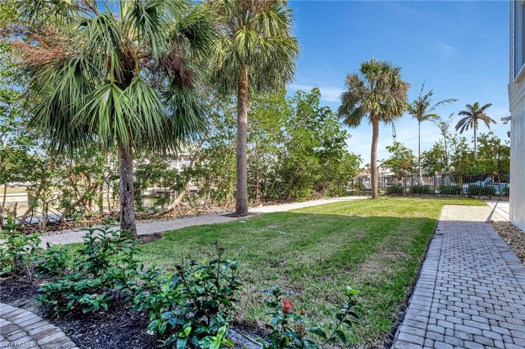 129 Egret Ave, Naples, FL 34108-40