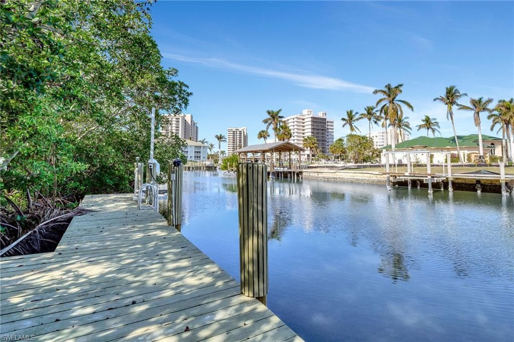 129 Egret Ave, Naples, FL 34108-5