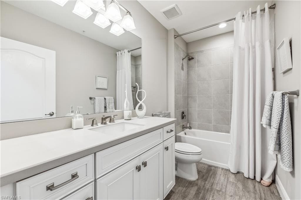 2318 Sawyers Hill Rd 103, Naples, FL 34120-15