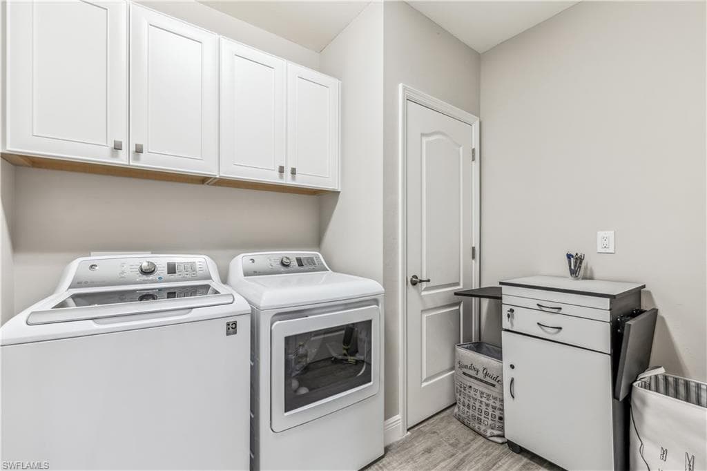 2318 Sawyers Hill Rd 103, Naples, FL 34120-16