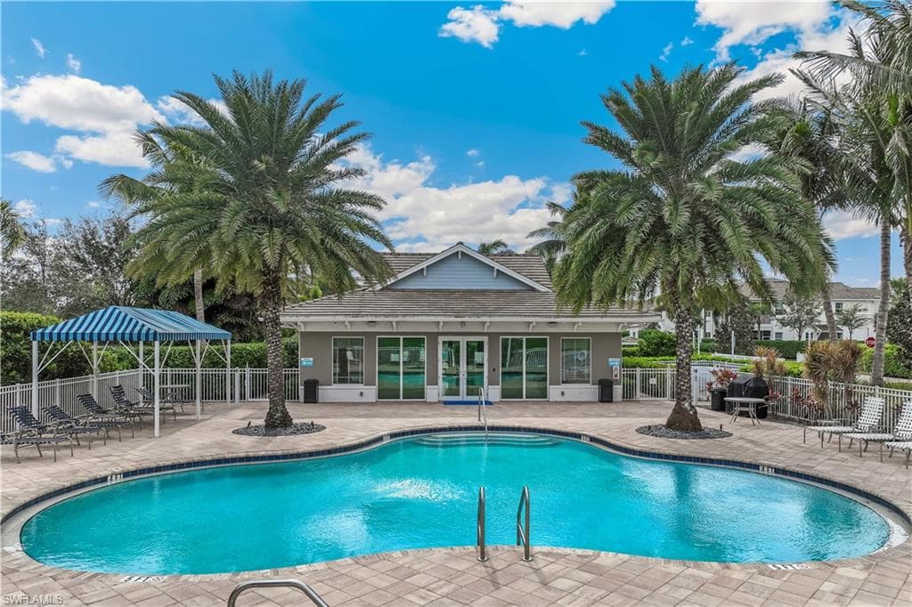 2318 Sawyers Hill Rd 103, Naples, FL 34120-17