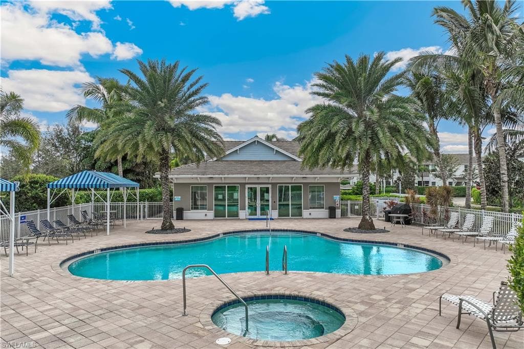 2318 Sawyers Hill Rd 103, Naples, FL 34120-18