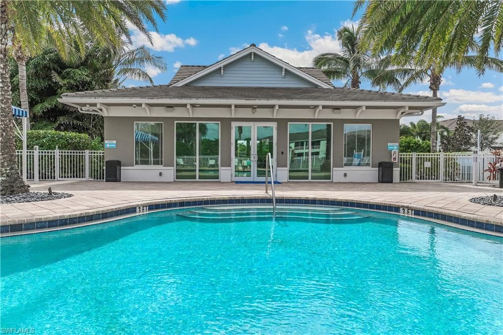 2318 Sawyers Hill Rd 103, Naples, FL 34120-22