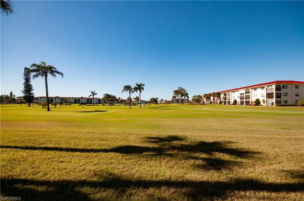21 High Point Cir E 109, Naples, FL 34103-27