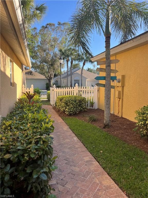 1057 Silverstrand Dr, Naples, FL 34110-9