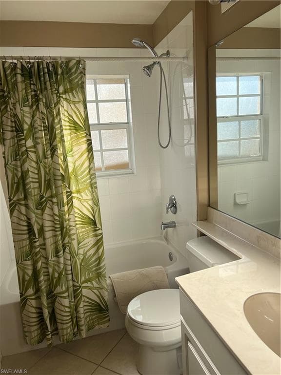 1057 Silverstrand Dr, Naples, FL 34110-34