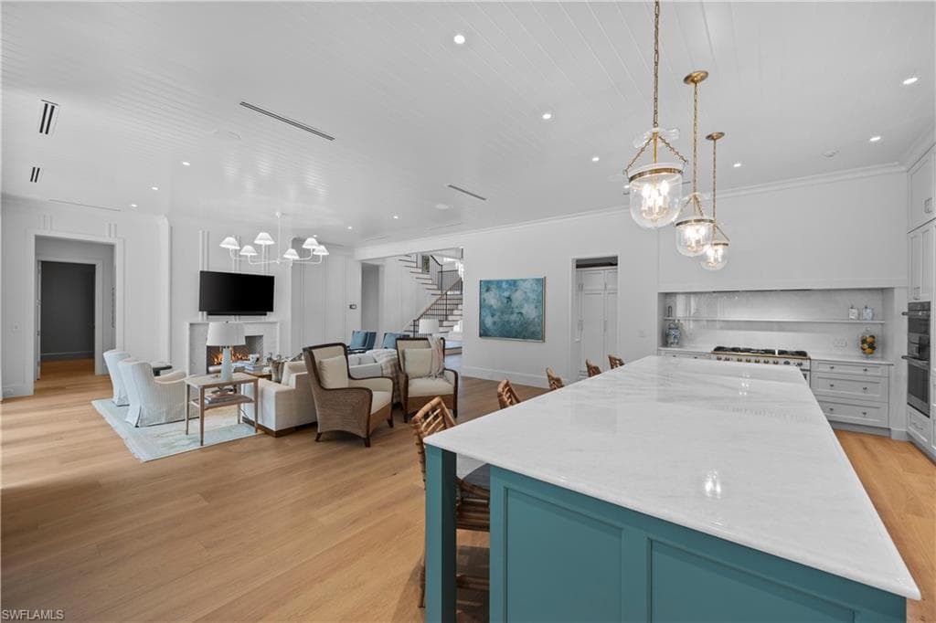 3295 Gordon Dr, Naples, FL 34102-11