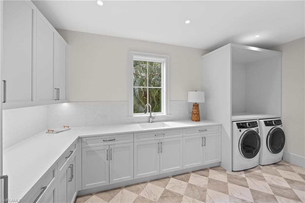 3295 Gordon Dr, Naples, FL 34102-34