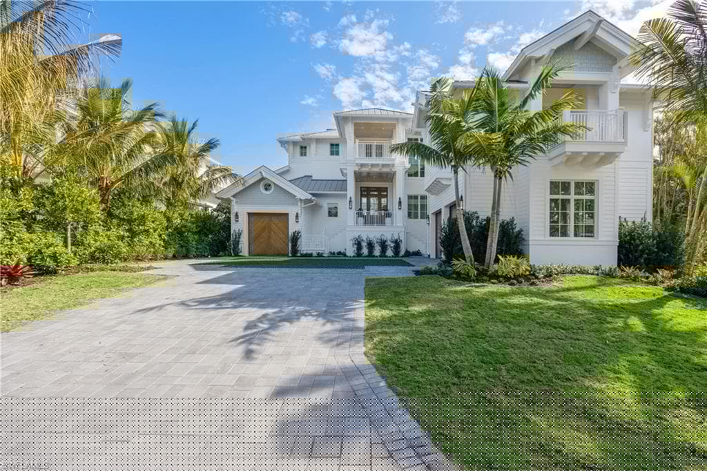 3295 Gordon Dr, Naples, FL 34102-3