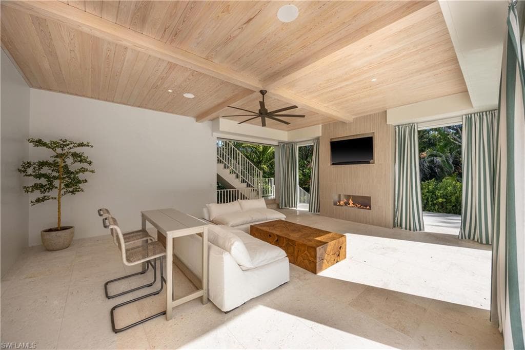3295 Gordon Dr, Naples, FL 34102-40