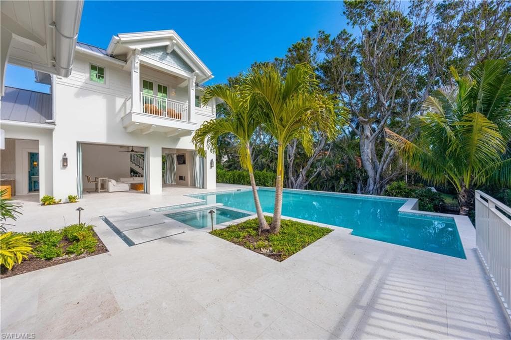 3295 Gordon Dr, Naples, FL 34102-41