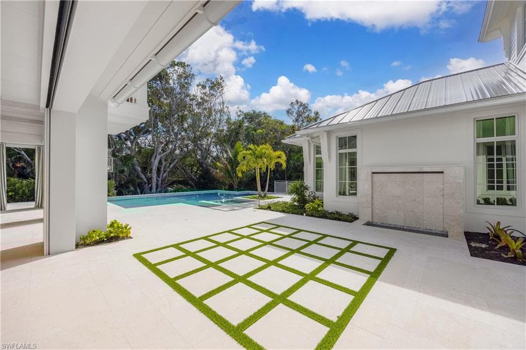 3295 Gordon Dr, Naples, FL 34102-42