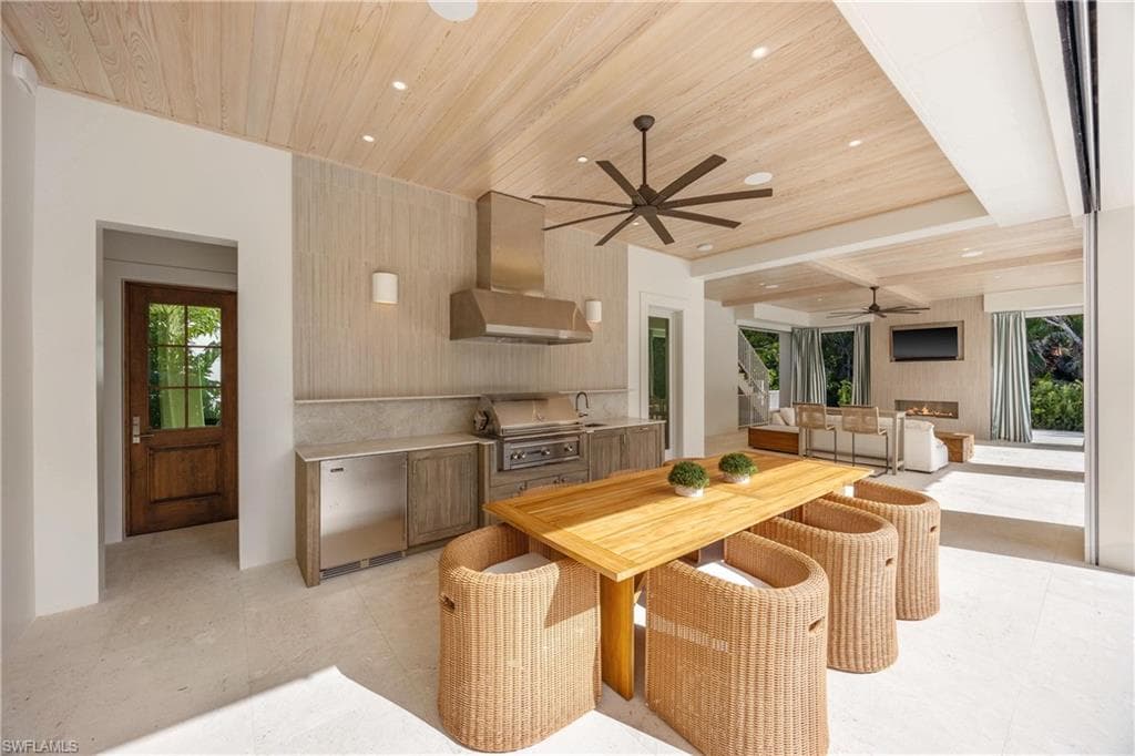 3295 Gordon Dr, Naples, FL 34102-43