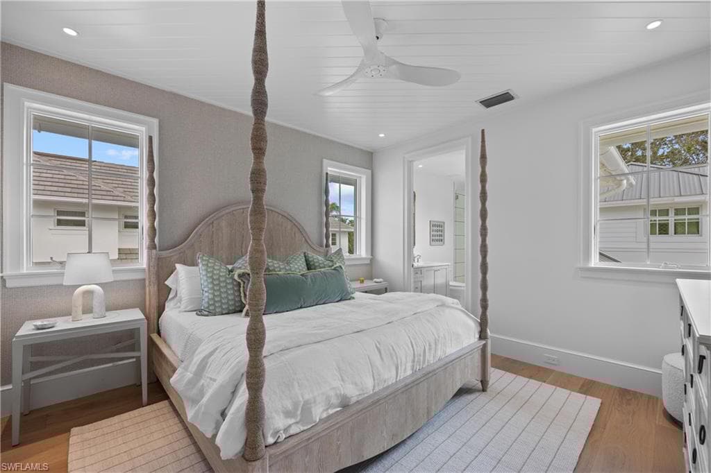 3295 Gordon Dr, Naples, FL 34102-48