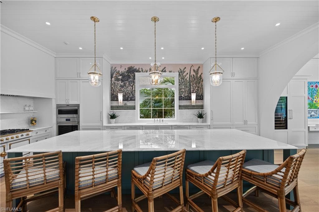 3295 Gordon Dr, Naples, FL 34102-8