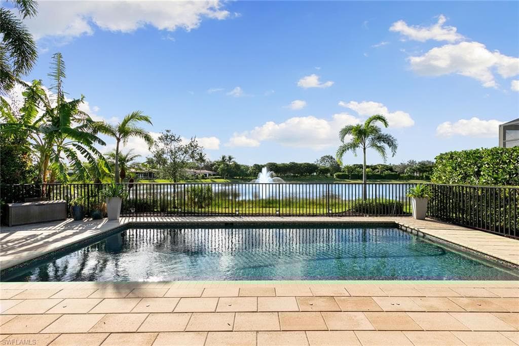 16811 Cabreo Dr, Naples, FL 34110-33