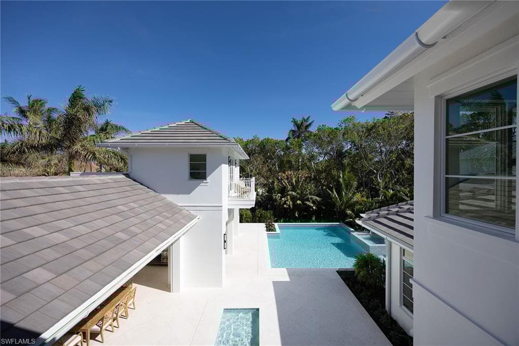 3277 Gordon Dr, Naples, FL 34102-36
