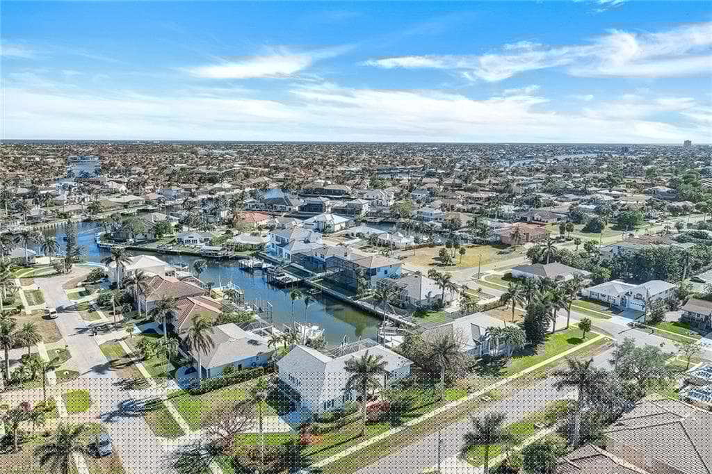 239 Castaways St, Marco Island, FL 34145-3