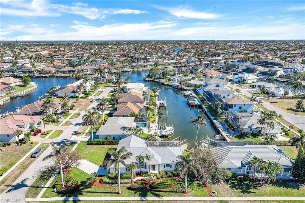 239 Castaways St, Marco Island, FL 34145-39