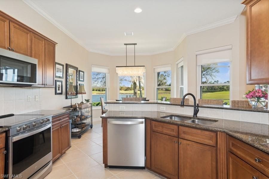 6965 Bent Grass Dr, Naples, FL 34113-5
