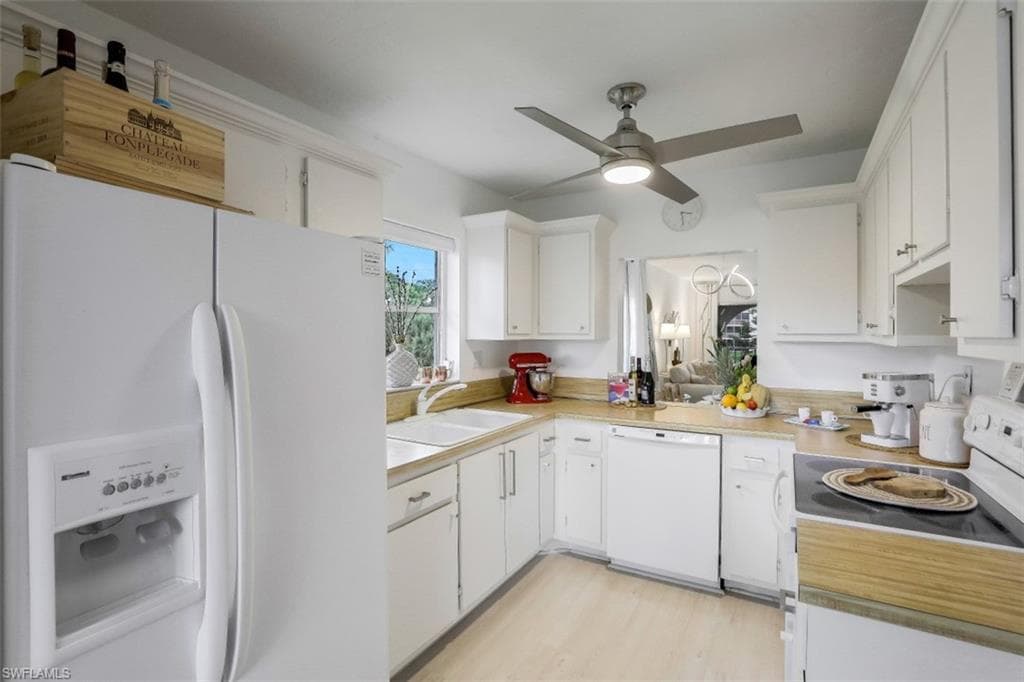 1056 Forest Lakes Dr A-201, Naples, FL 34105-10