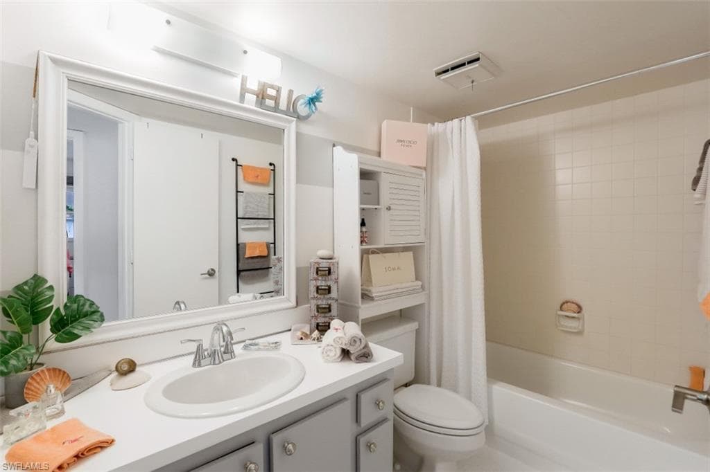 1056 Forest Lakes Dr A-201, Naples, FL 34105-18