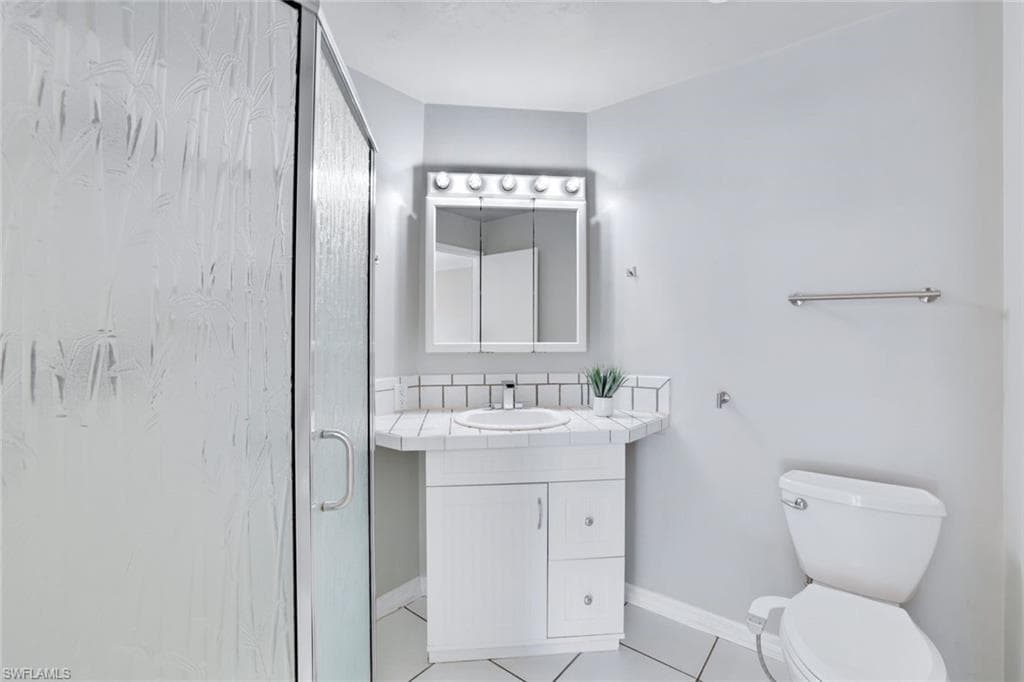 2668 Kings Lake Blvd 203, Naples, FL 34112-11