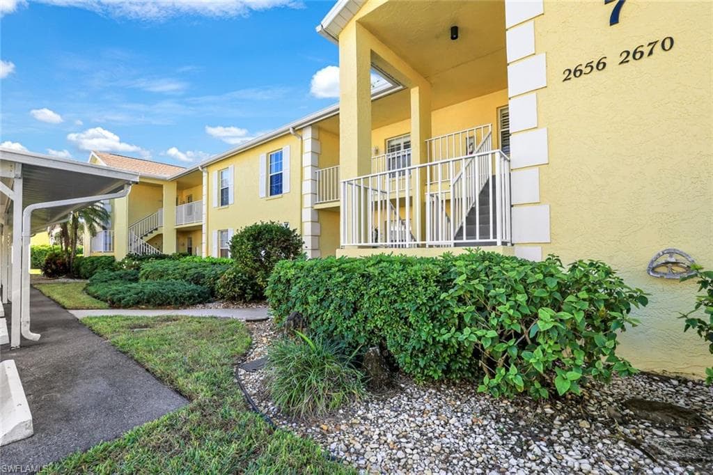 2668 Kings Lake Blvd 203, Naples, FL 34112-1
