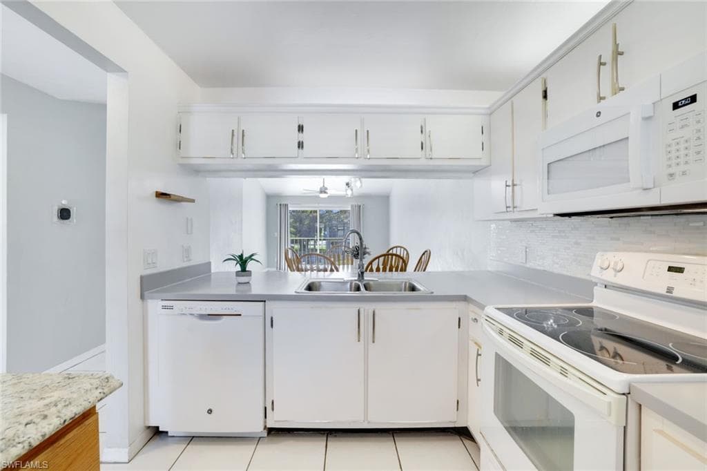2668 Kings Lake Blvd 203, Naples, FL 34112-8