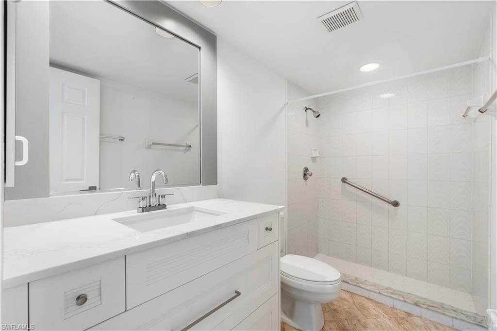509 Roma Ct 104, Naples, FL 34110-11