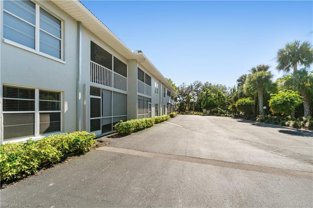 509 Roma Ct 104, Naples, FL 34110-30