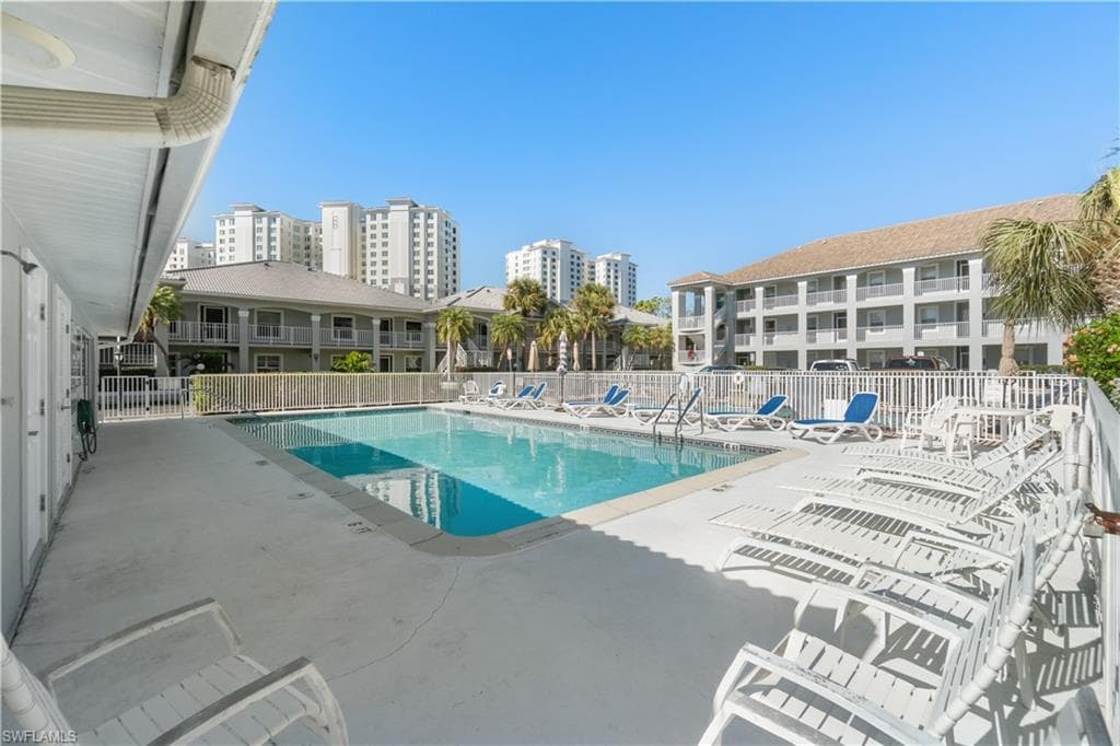 509 Roma Ct 104, Naples, FL 34110-31