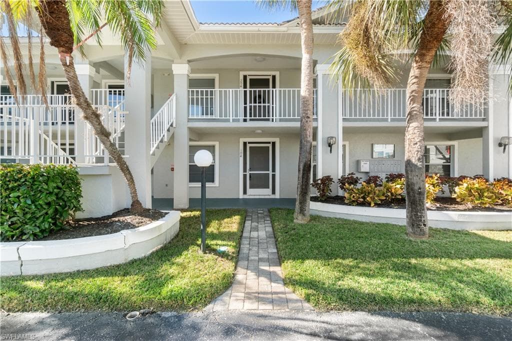 509 Roma Ct 104, Naples, FL 34110-4