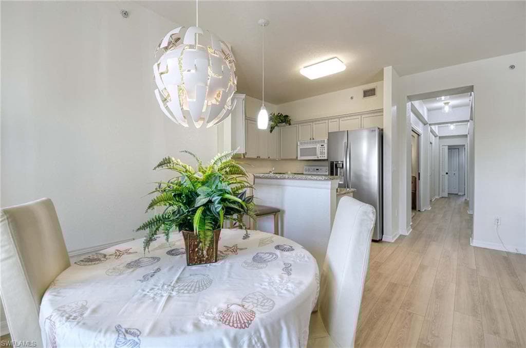 10041 Lake Cove Dr 202, Fort Myers, FL 33908-9