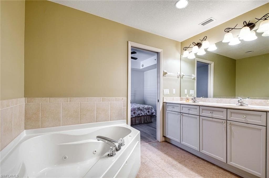 10041 Lake Cove Dr 202, Fort Myers, FL 33908-11