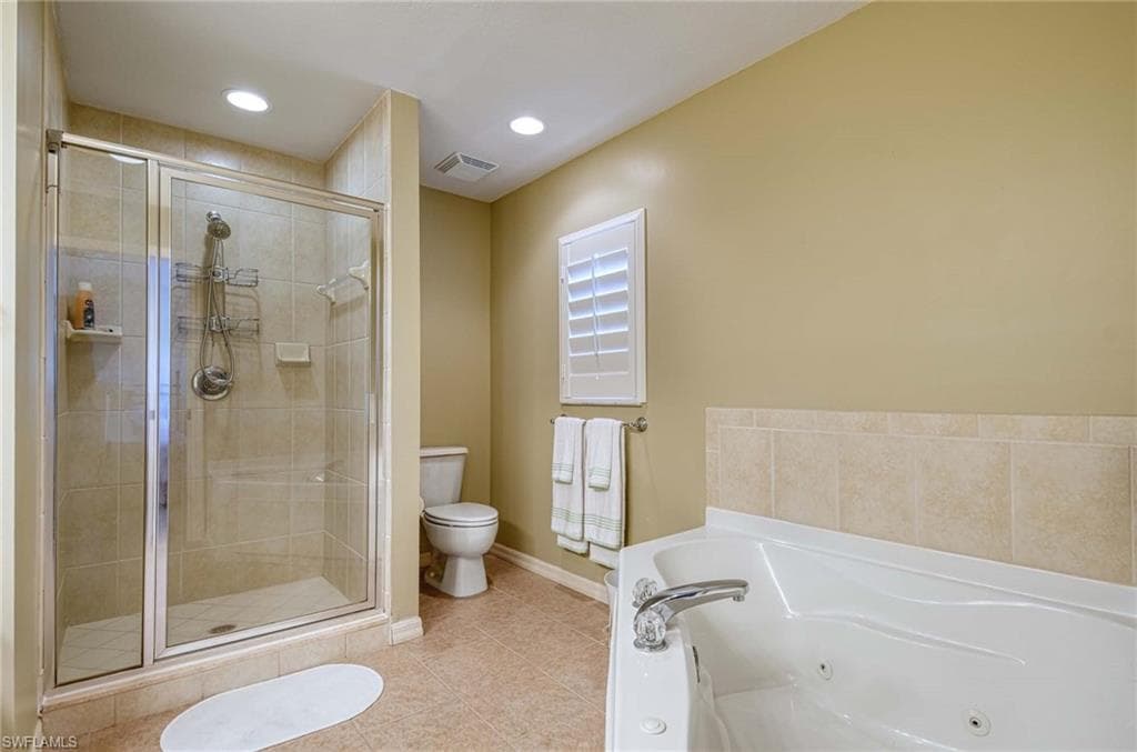 10041 Lake Cove Dr 202, Fort Myers, FL 33908-12