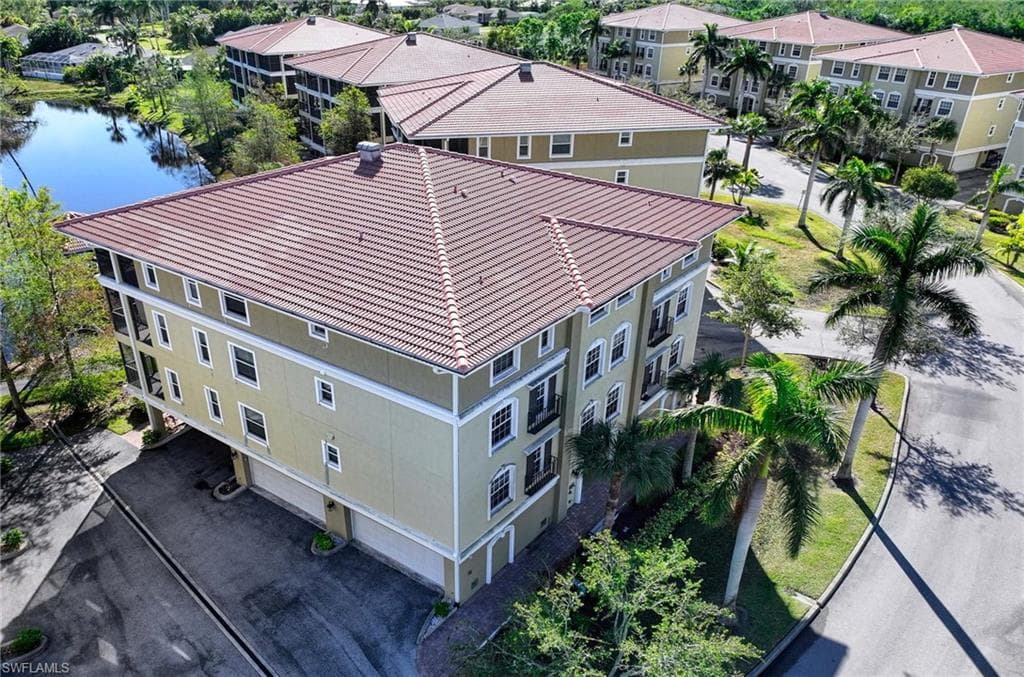10041 Lake Cove Dr 202, Fort Myers, FL 33908-27